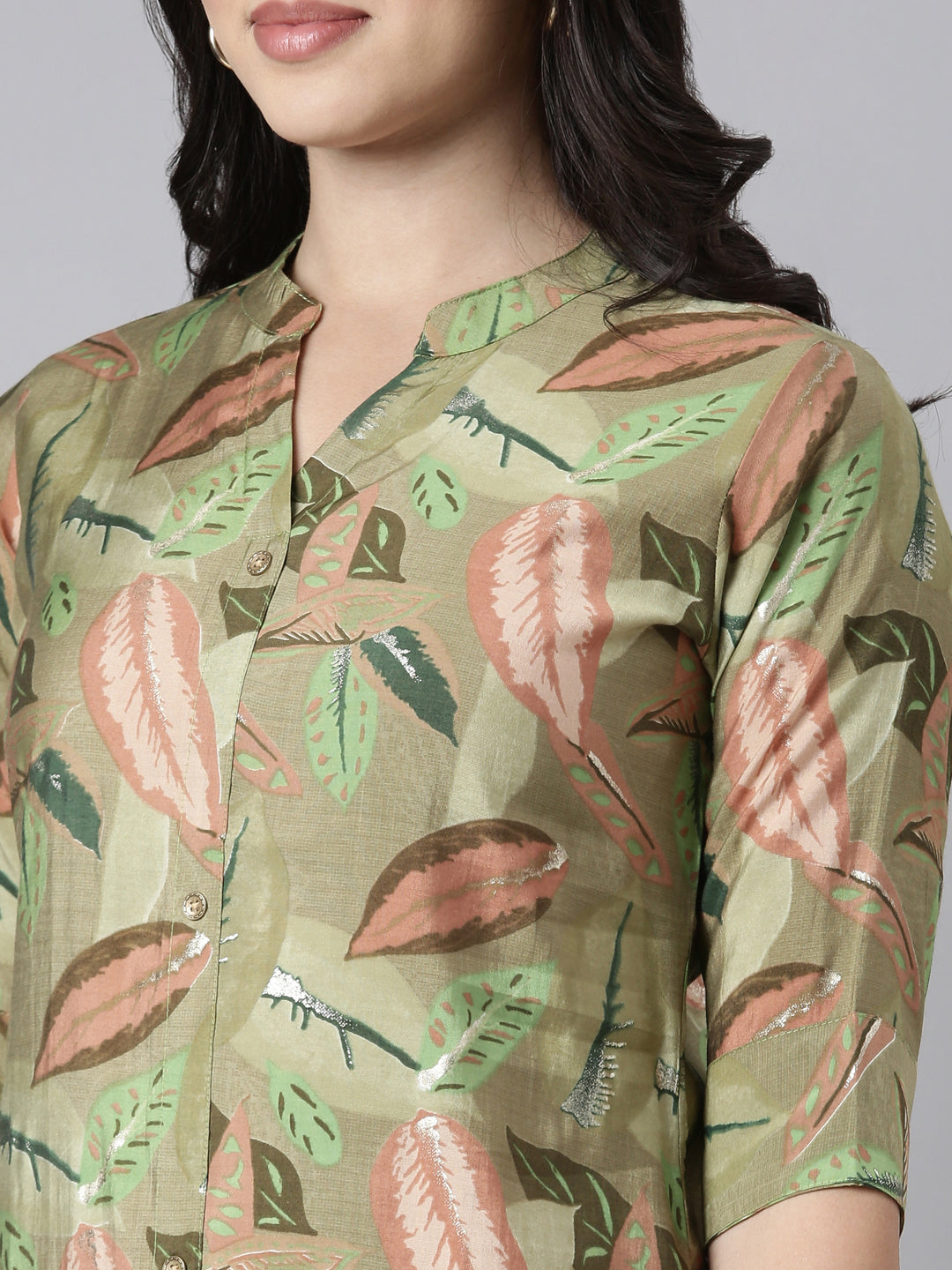 Neerus Green solid straight kurta - detail view 1