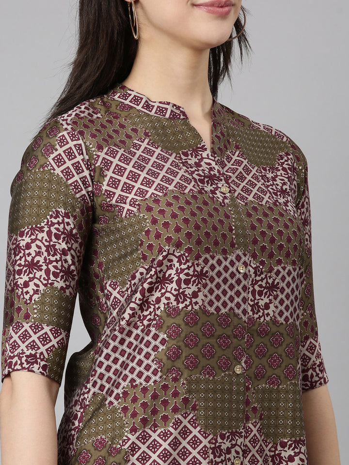 Neerus Purple geometric printed straight kurti - detail view 1
