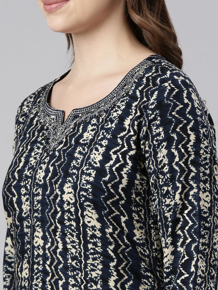 Neerus Blue printed chevron straight kurti - detail view 2