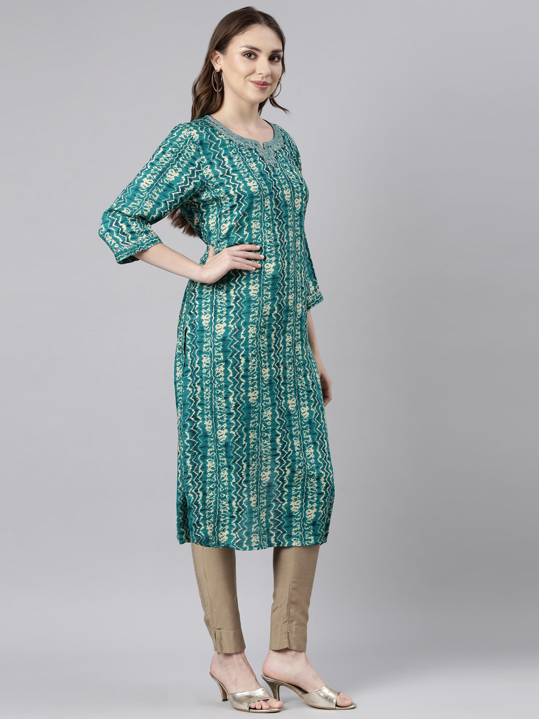 Neerus Green printed straight kurti chevron pattern - back view