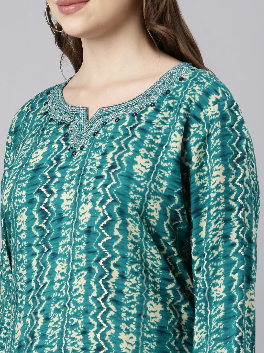 Neerus Green printed straight kurti chevron pattern - detail view 1