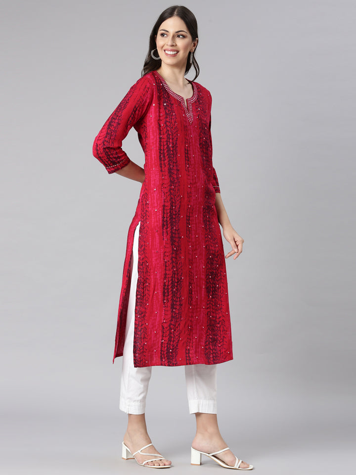 Neerus Red rayon solid straight kurta - back view
