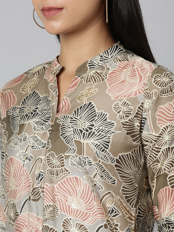 Neerus Brown floral printed straight kurta - detail view 2