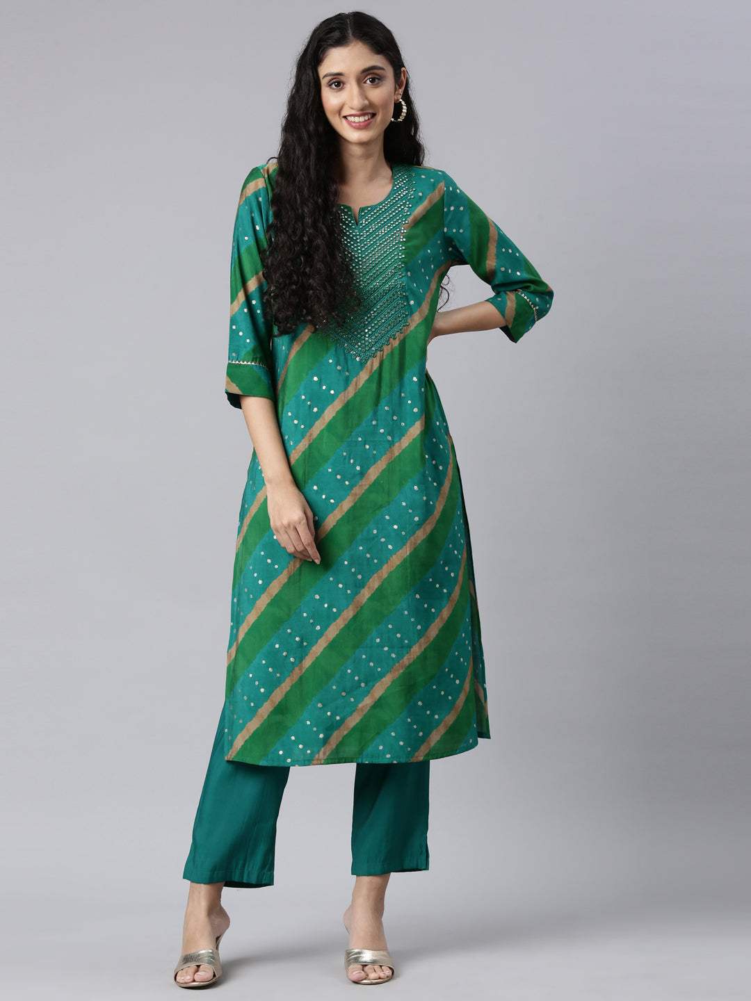 Neerus Green cotton panelled straight suit set - detail view 2