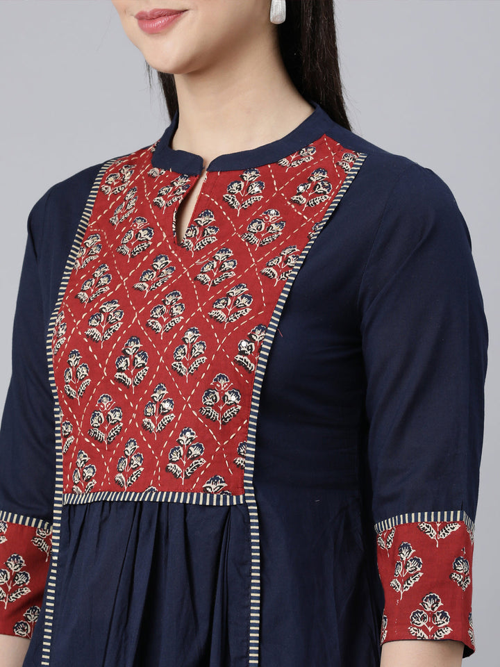 Neerus Blue printed straight kurta set with trousers - detail view 2