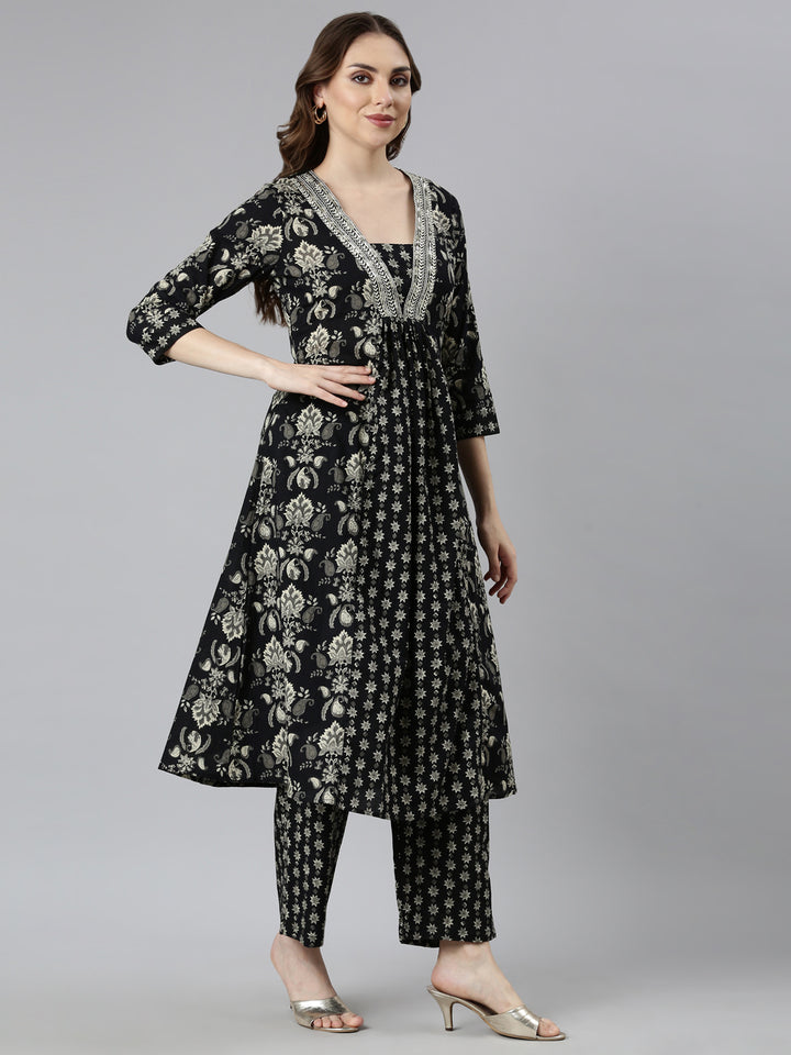 Neerus Black printed floral straight suit set - back view
