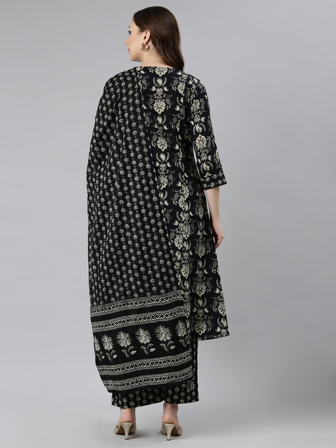 Neerus Black Regular Straight Floral Kurta And  Trousers With Dupatta