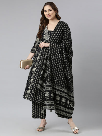 Neerus Black Regular Straight Floral Kurta And  Trousers With Dupatta