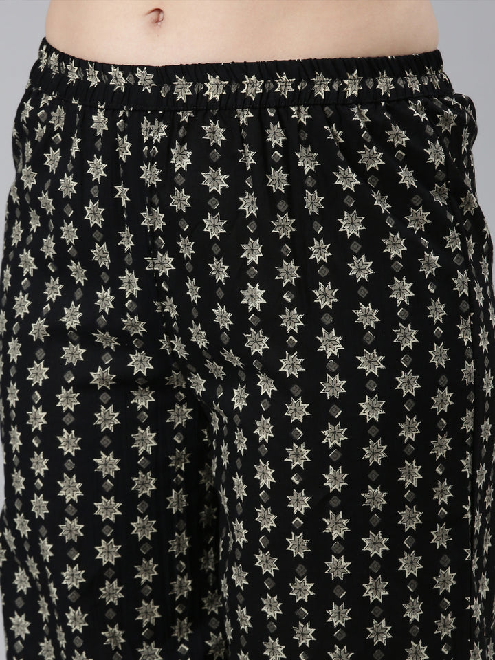 Neerus Black printed floral straight suit set - detail view 2
