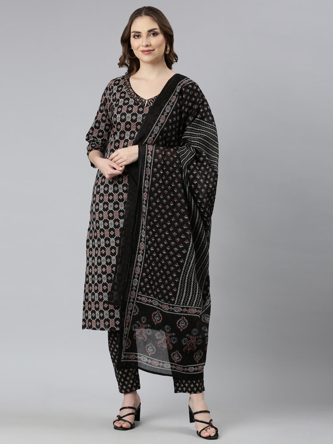 Neerus Black cotton printed straight suit set - front view