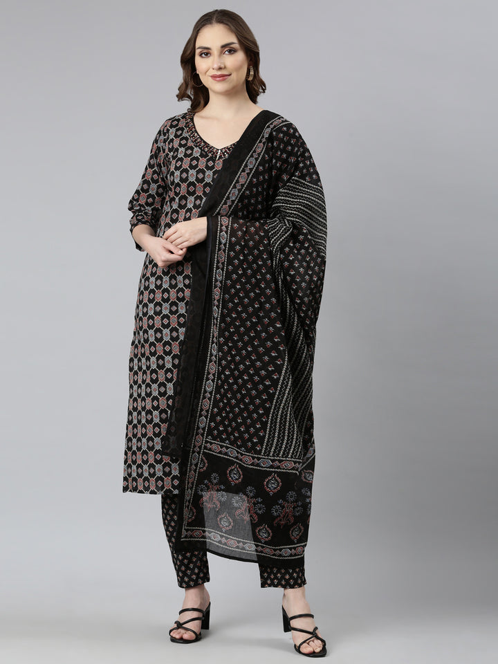 Neerus Black cotton printed straight suit set - front view