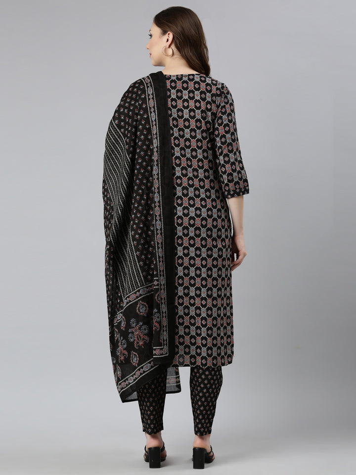 Neerus Black cotton printed straight suit set - side view