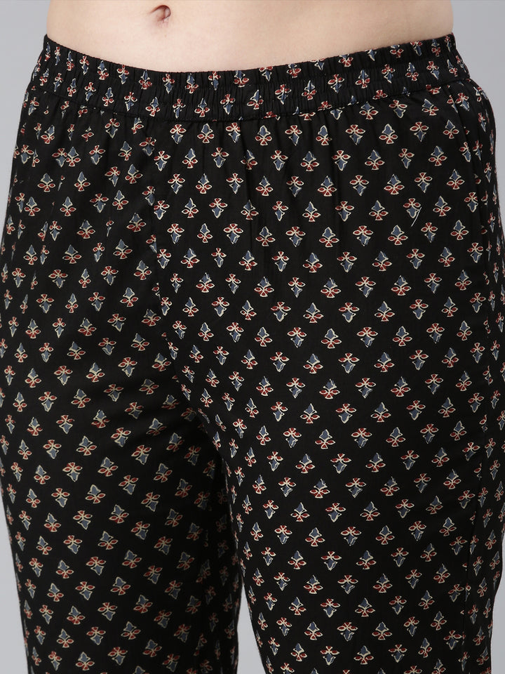 Neerus Black cotton printed straight suit set - detail view 2