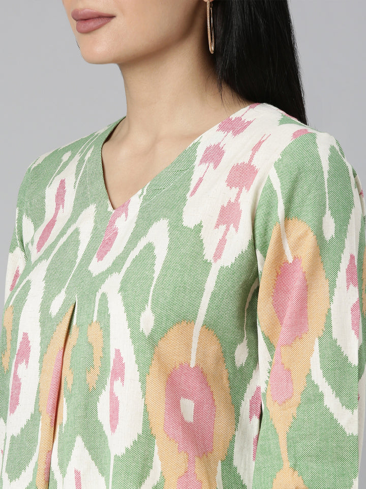 Neerus Green cotton printed kurta set - detail view 1