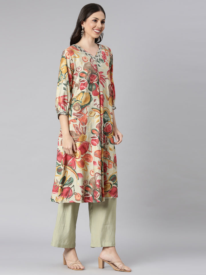 Neerus Green linen printed kurta set - back view