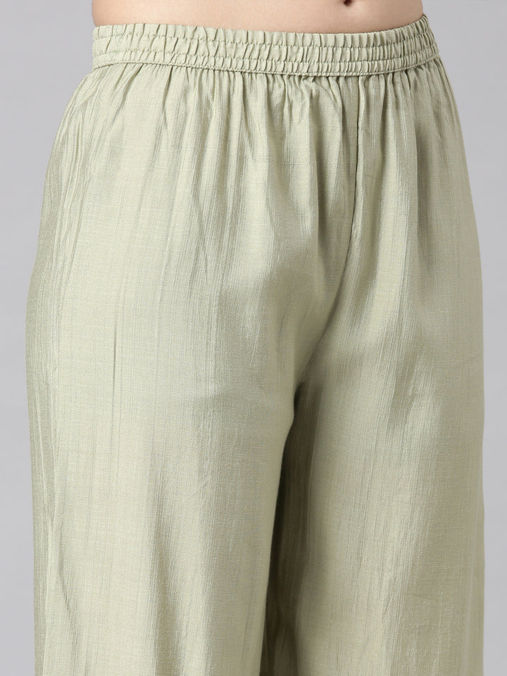 Neerus Green linen printed kurta set - detail view 3
