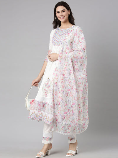 Neerus White Regular Scalloped Floral Kurta And  Trousers With Dupatta
