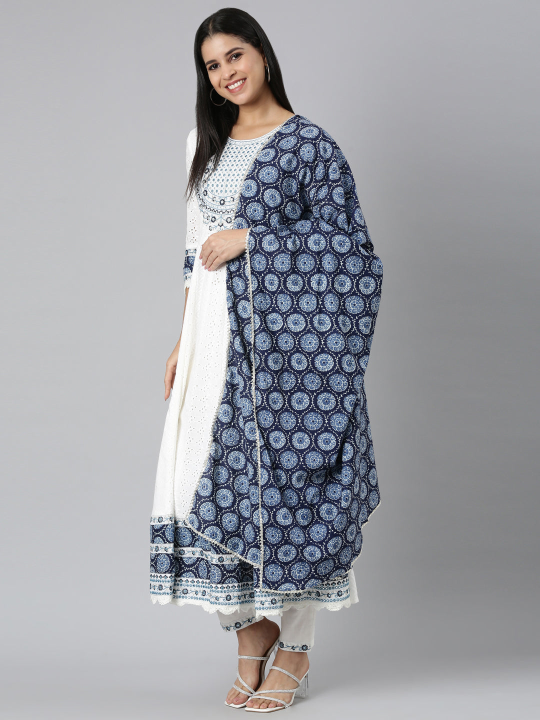 Neerus White cotton solid pleated suit set - detail view 2