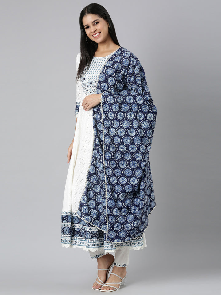 Neerus White cotton solid pleated suit set - detail view 2
