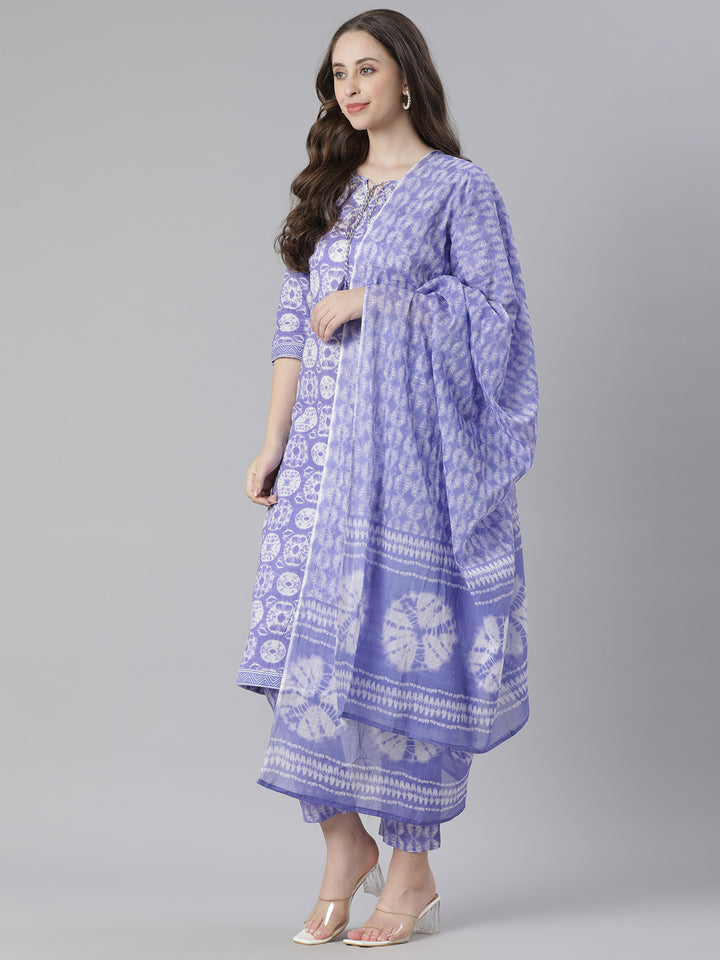 Neerus Lavender Printed Straight Kurta and Trousers With Dupatta