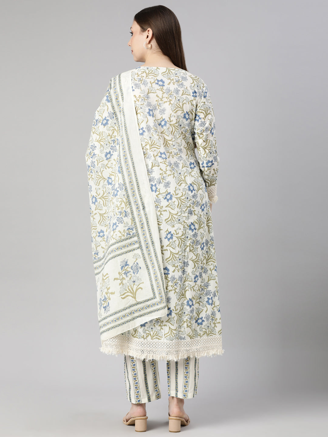 Neerus Green Regular Straight Floral Kurta And  Trousers With Dupatta