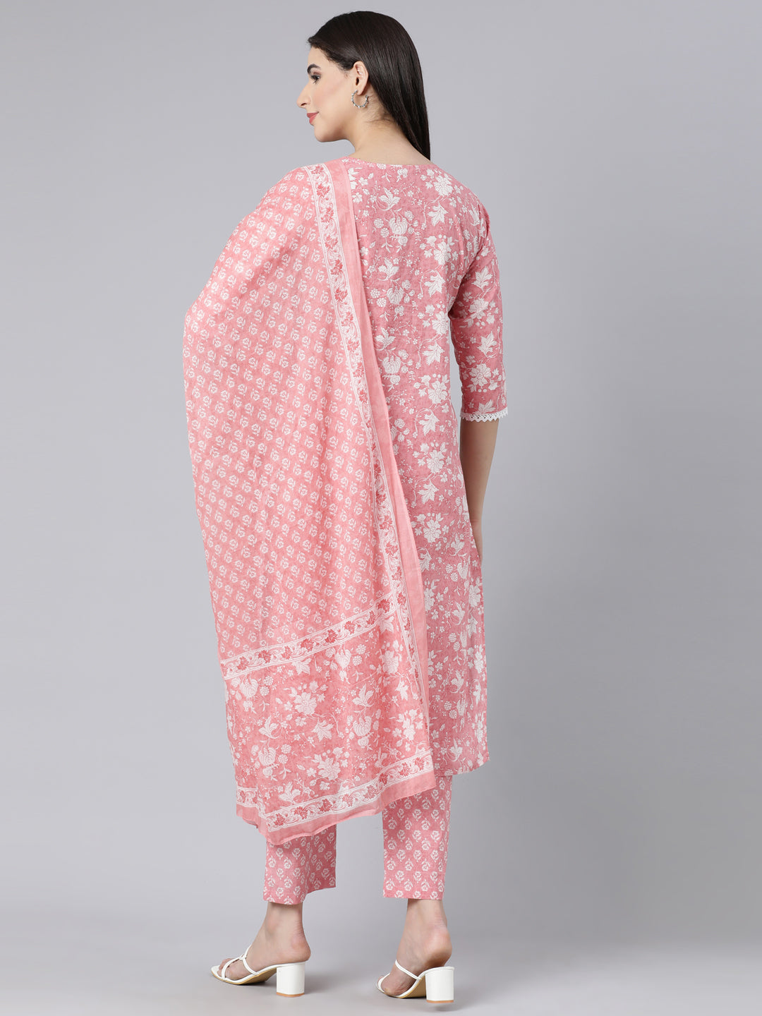 Neerus Pink cotton printed suit set - detail view 1