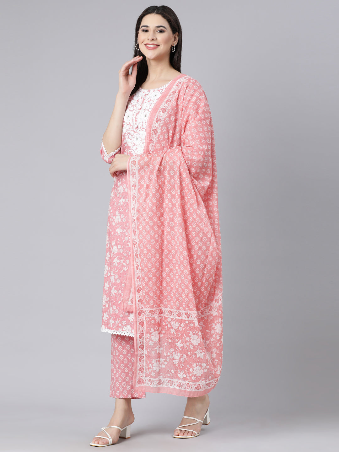 Neerus Pink cotton printed suit set - detail view 3