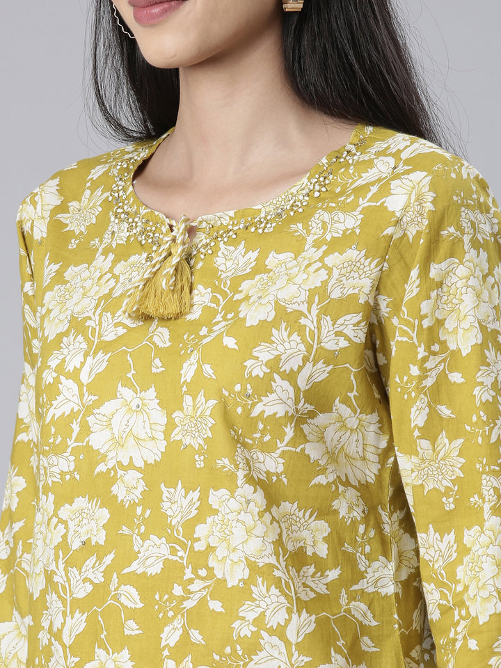 Neerus Green Printed Straight Kurta and Trousers With Dupatta