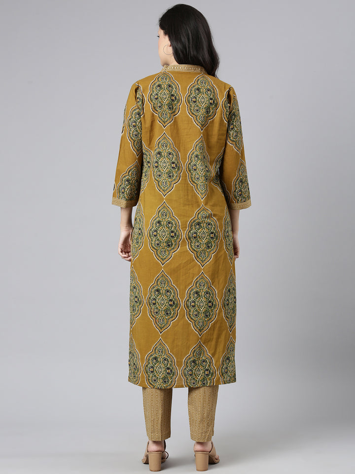 Neerus Green cotton printed suit set - side view