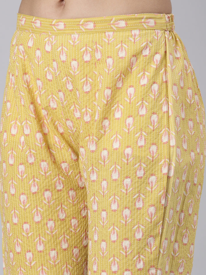 Neerus Green Casual Printed Straight Kurta and Trousers