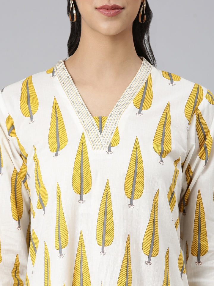 Neerus Mustard Casual Printed Curved Kurta and Trousers