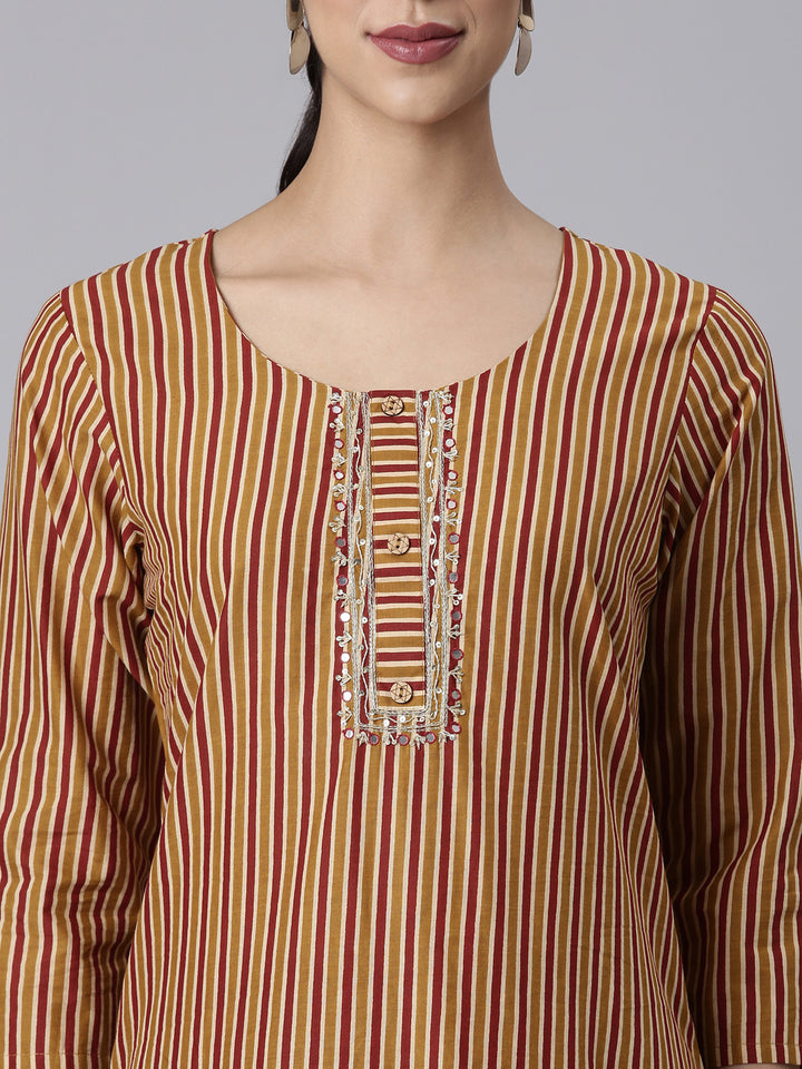 Neerus Brown Casual Printed Straight Kurta and Trousers