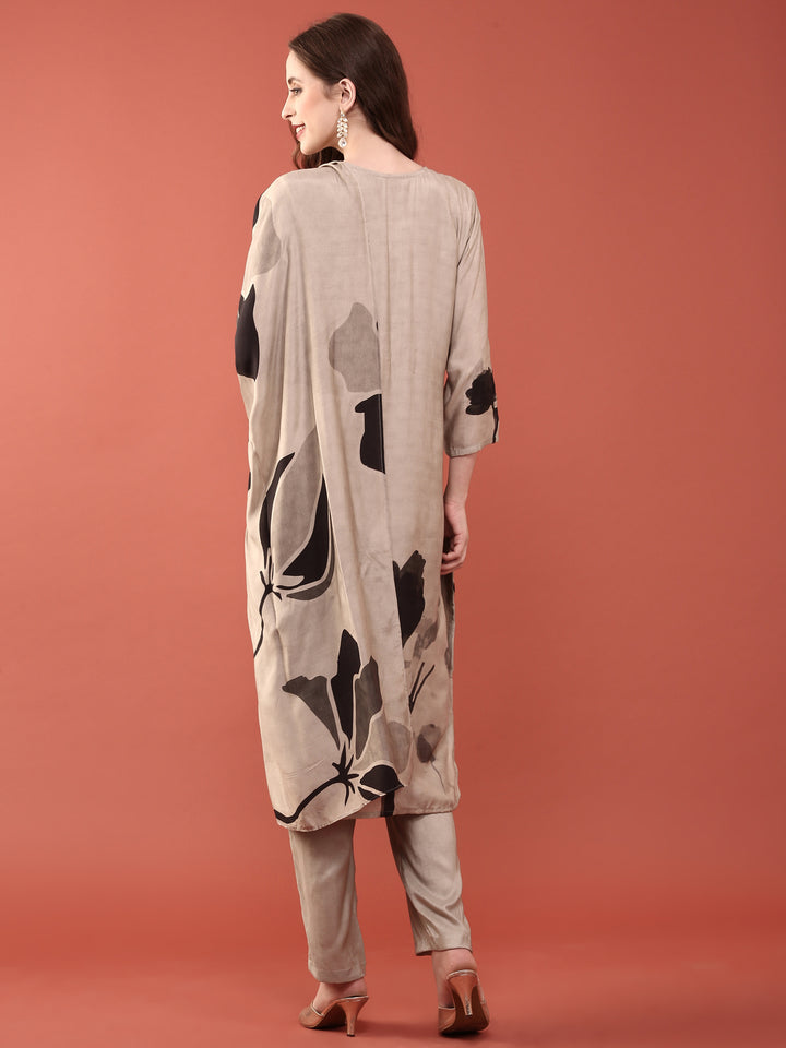 Grey Muslin Digital Print Three Piece Set