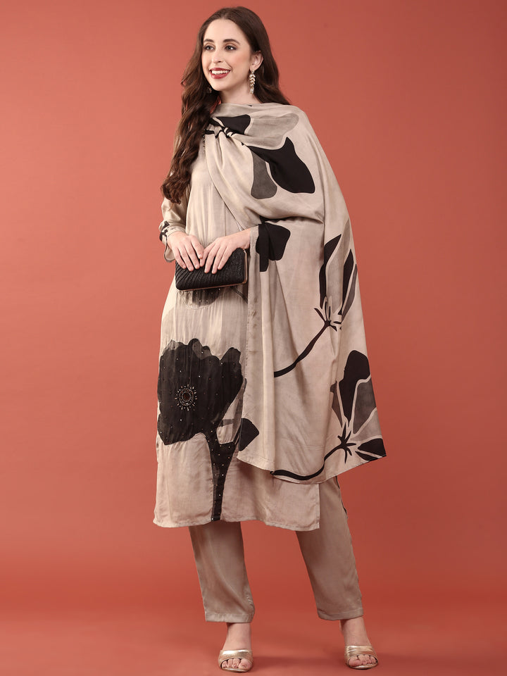 Grey Muslin Digital Print Three Piece Set