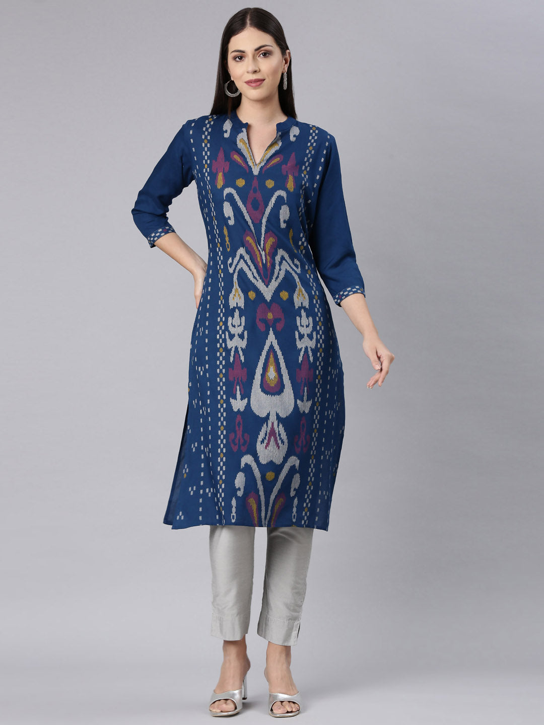 Neerus Blue rayon printed straight kurta - detail view 3