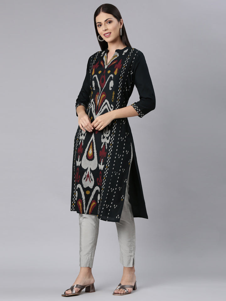 Neerus Green rayon printed straight kurta - back view
