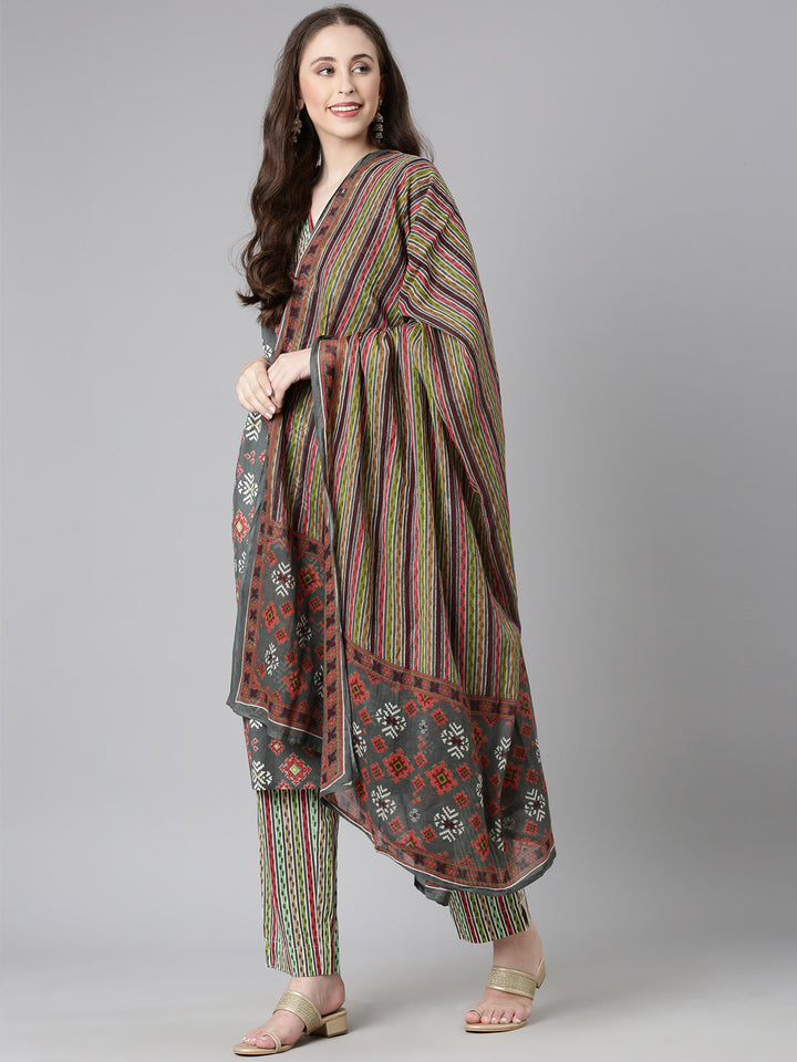 Neerus Grey Printed Straight Kurta and Trousers With Dupatta