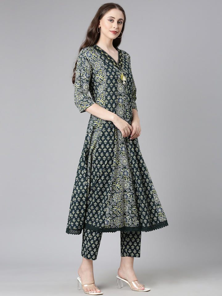 Neerus Green Printed Straight Kurta and Trousers With Dupatta