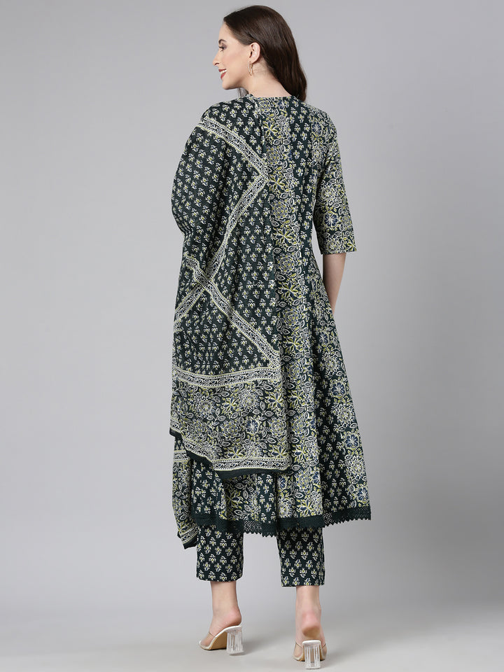 Neerus Green Printed Straight Kurta and Trousers With Dupatta