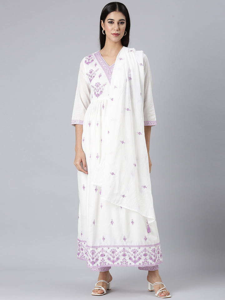 Neerus Lavender Embroidered Curved Kurta and Trousers With Dupatta