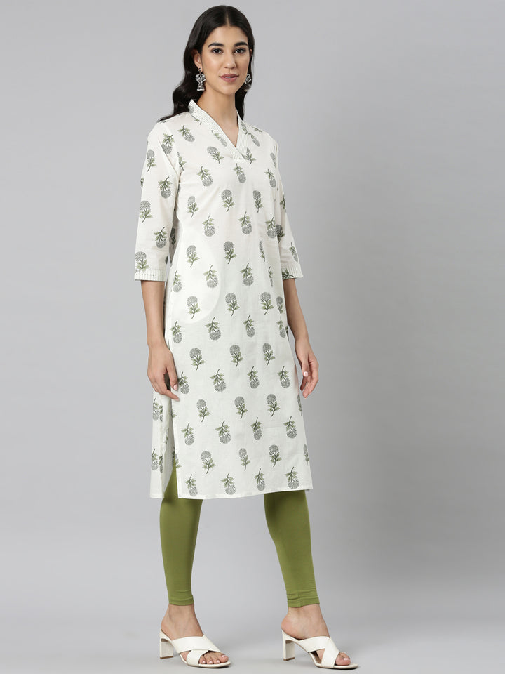 Neerus Green Casual Floral Straight Kurtas
