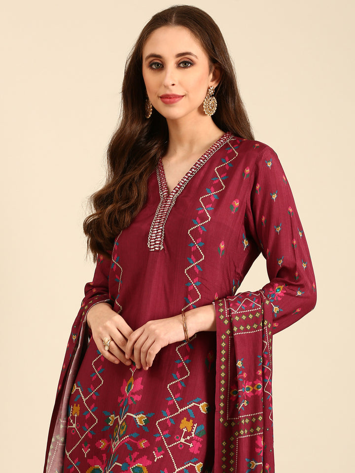 Wine suit set with organza duppata