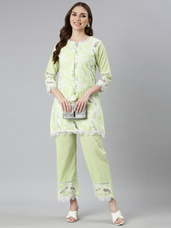 Neerus Green cotton printed kurta set with trousers - detail view 1