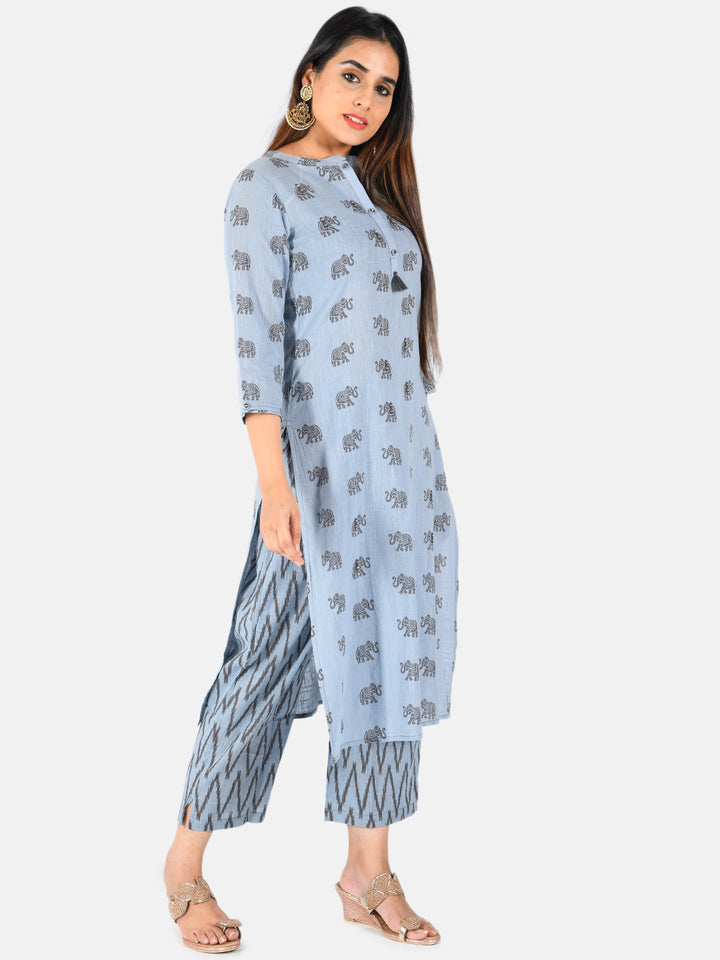 Neerus Blue printed straight kurta for women - back view
