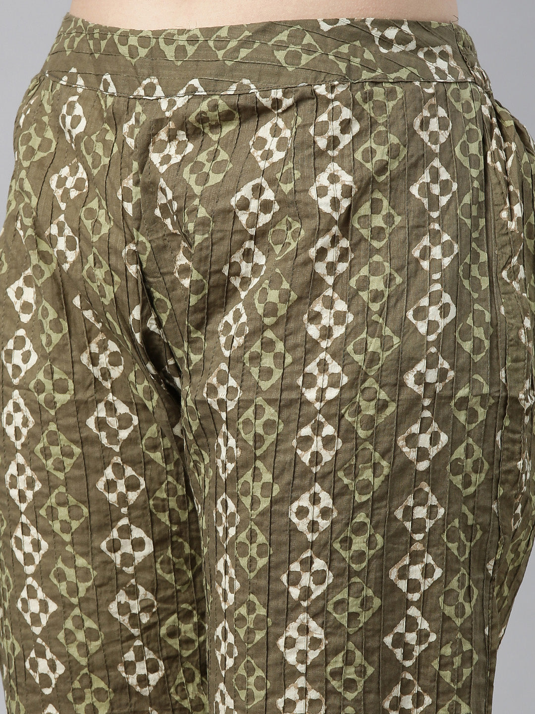 Neerus Green embroidered kurta set with trousers - detail view 3