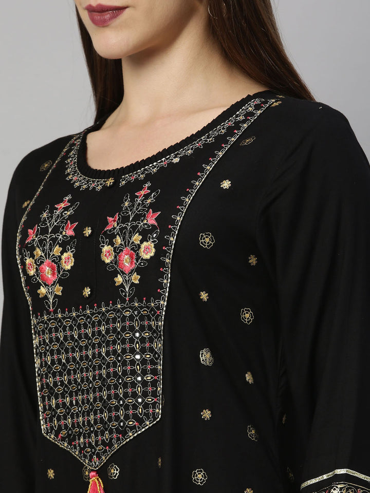 Neerus Women Black Floral Kurta