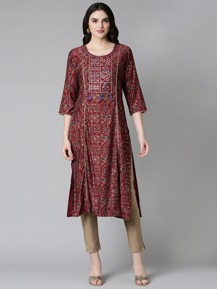 Neerus Maroon Regular Straight Printed Kurta