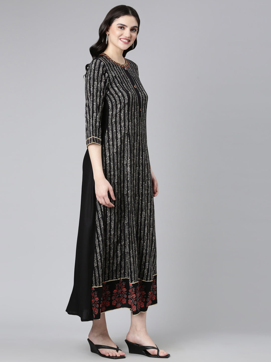 Neerus Black Straight Casual Printed Dress