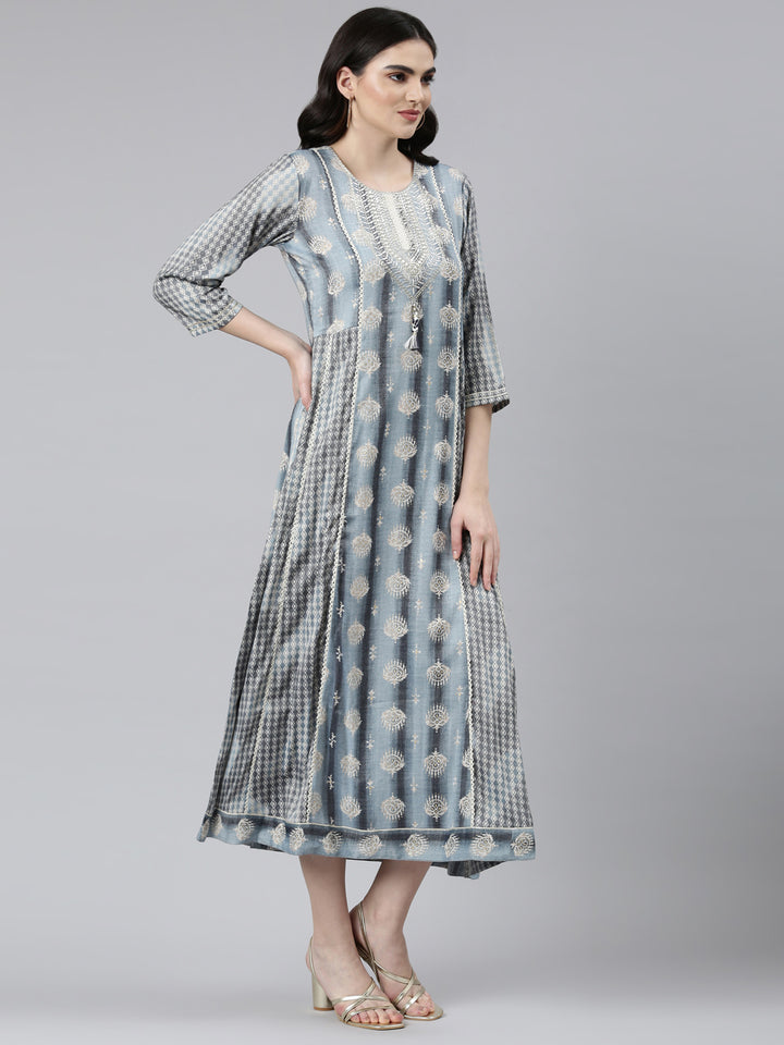 Neerus Grey Straight Casual Printed Dress