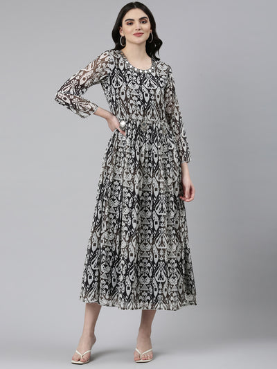 Neerus Black Straight Casual Printed Gown